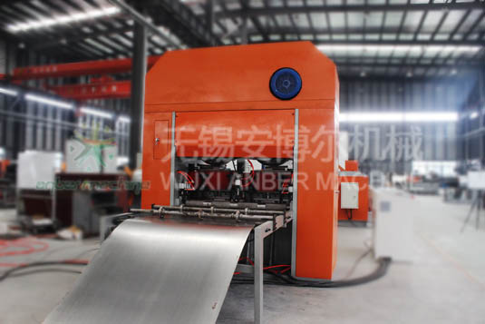 High speed expanded metal machine