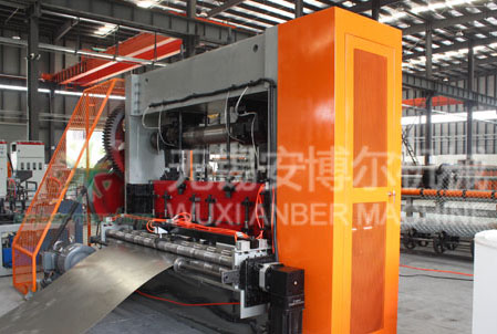 Expanded metal making machine