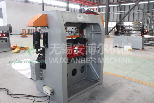 Expanded metal mesh machine