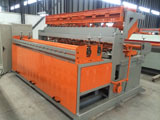 Wire mesh fencing machine