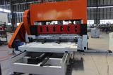 Expanded metal mesh making machine