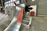 Expandable mandrel decoiler