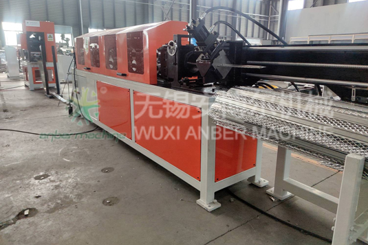 Architrave beads machine